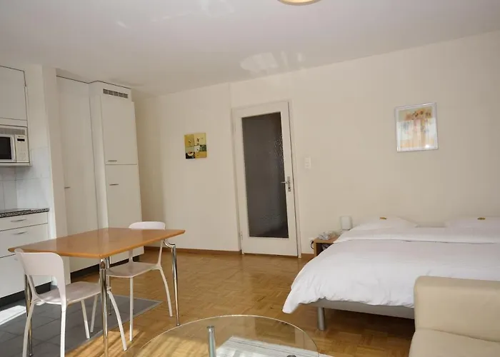 Very & Bright - Vineyard 51 チューリッヒ